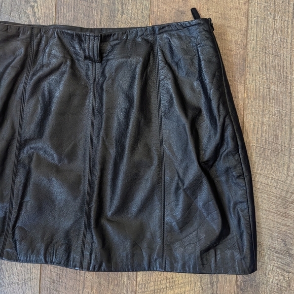 Vintage 90s Wilson's Maxima Leather Mini Skirt Minimalist Capsule - Picture 4 of 15
